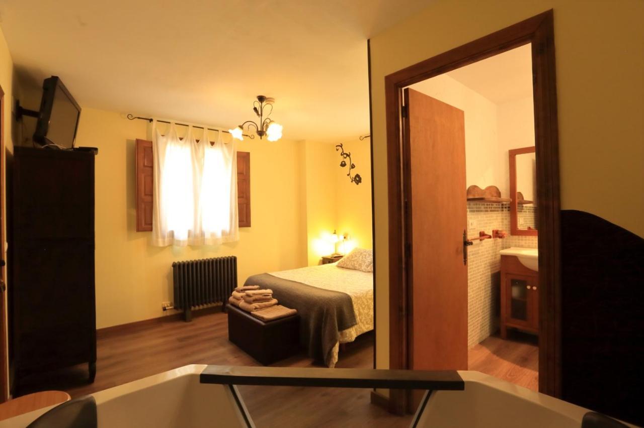 Casa Senderuela Pension Panzares Buitenkant foto