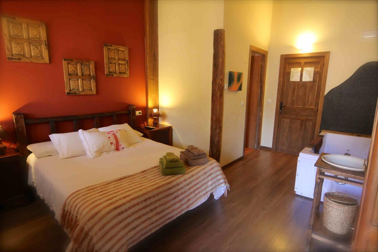Casa Senderuela Pension Panzares Buitenkant foto