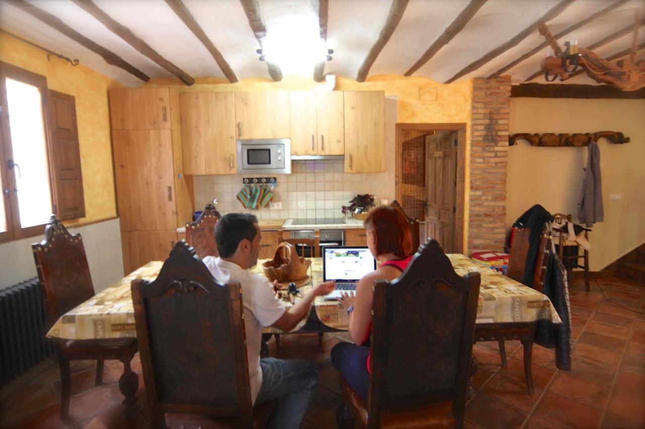 Casa Senderuela Pension Panzares Buitenkant foto