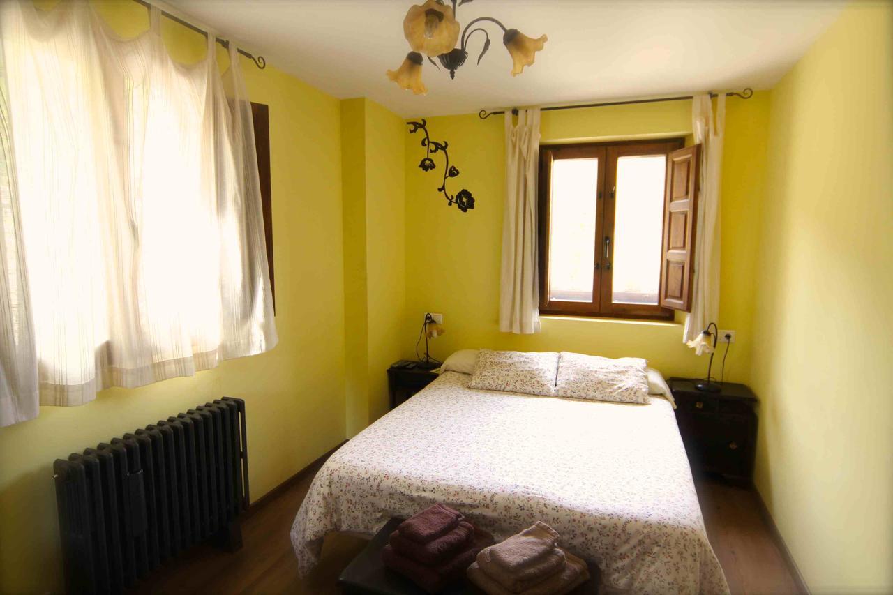 Casa Senderuela Pension Panzares Buitenkant foto