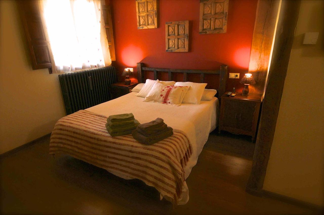 Casa Senderuela Pension Panzares Buitenkant foto